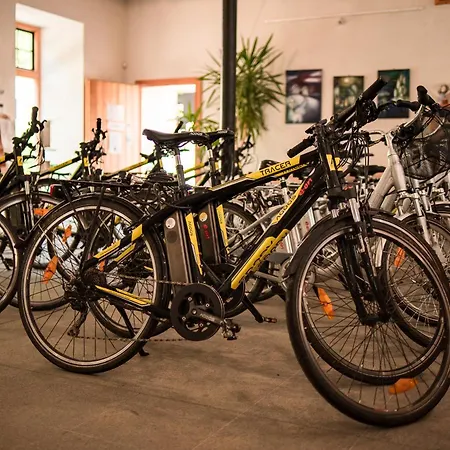 Posedy Pansky Dvur خيمة فخمة